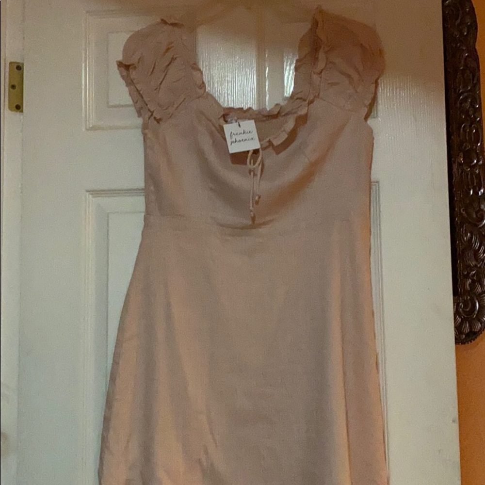 Dress color peach